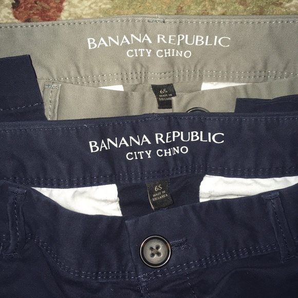 Banana Republic Pants - 🔴 2 Banana Republic City Chinos (6 Short)